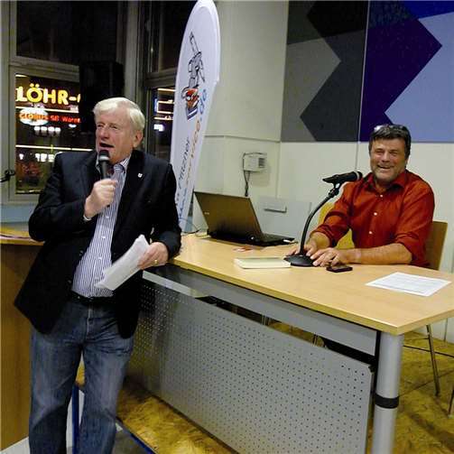 Moderator Manfred Gniffke (l.) mit Jörg Schmitt-Kilian.