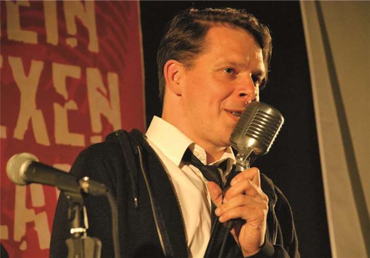 Moderator und Slam-Urgestein Lasse Samström.Privat