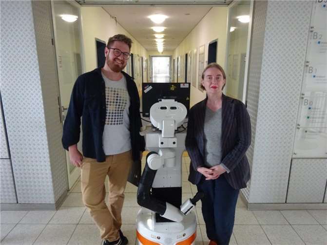 Moderatorin Petra Lötschert zu Besuch bei homer.