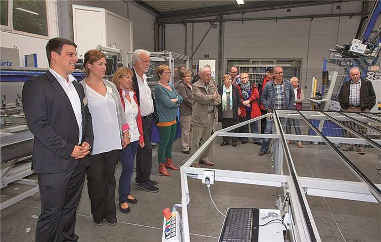 Moderne Maschinen sorgen für einen sehr hohen Qualitätsstandard. Familie Günther (vorne li.) ist stolz auf ihr Unternehmen.