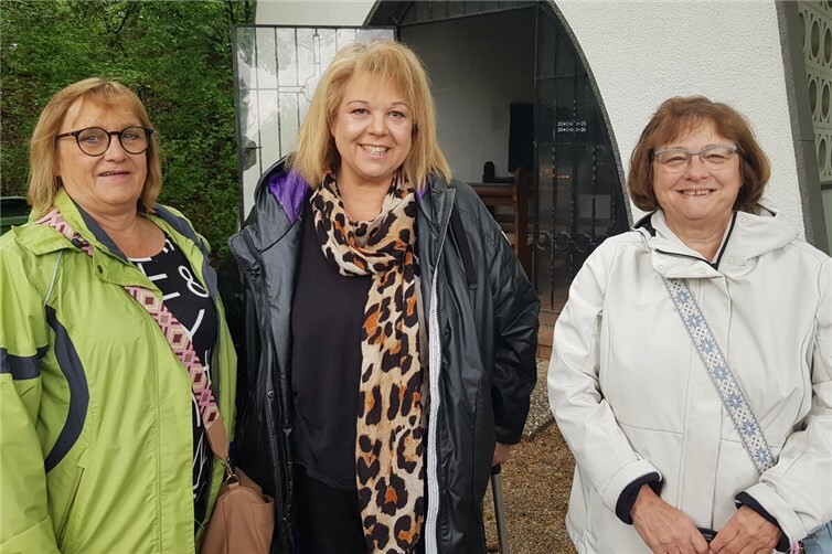 Möhnen-Präsidentin Martina Niepagen (mitte) freute sich über die große Anzahl von Teilnehmerinnen.