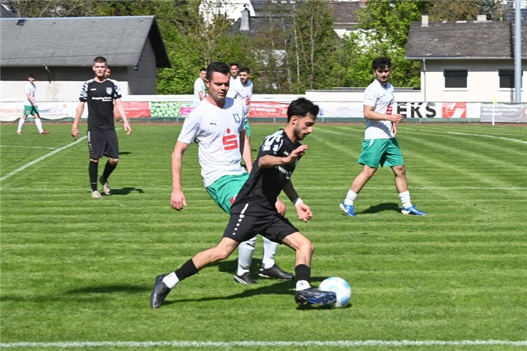 Mohamad Dido und der TuS Mayen müssen nun auf die Relegationsrunde hoffen. (SK)