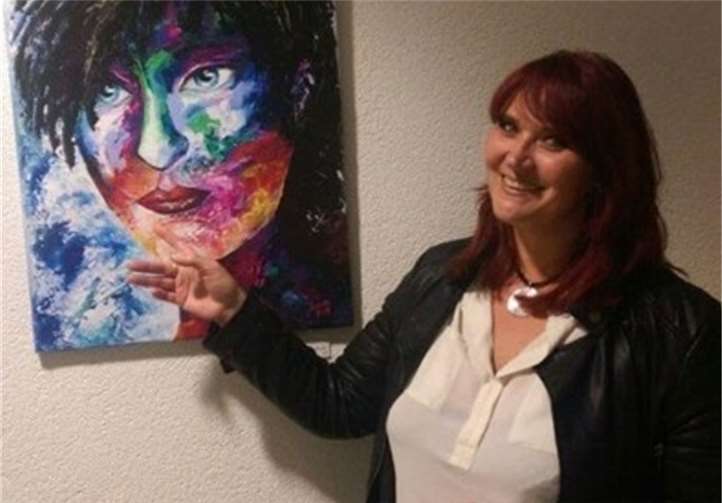 Mona Albrecht zeigt ihre Werke in der Dr. von Ehrenwall’sche Klinik.privat