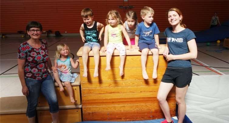 Mona Feist (re.) übernimmt die Mutter-Vater-Kind-Gruppe von Annette Förster (li.).privat