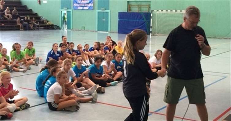 Mona Ihle wurde zur besten Torhüterin des Turniers gekürt.  privat