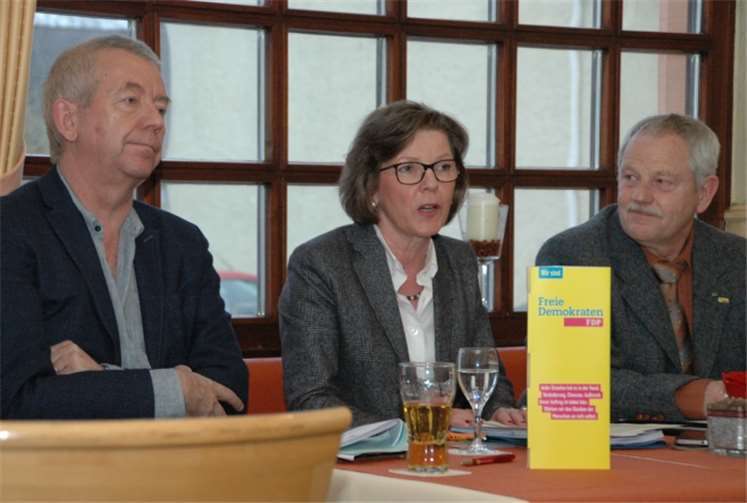 Monika Becker, stellvertetende Fraktionsvorsitzende der FDP im Mainzer Landtag, erläuterte die Änderungen, die sich in Bezug auf Windenergieanlagen aus dem Koalitionsvertrag ergeben.  privat