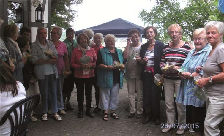 Monika Buckstegge ehrte die ältesten Mitschwestern. privat