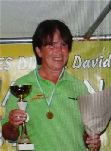 Monika Fachinger nahm die Trophäe natürlich überglücklich entgegen.privat