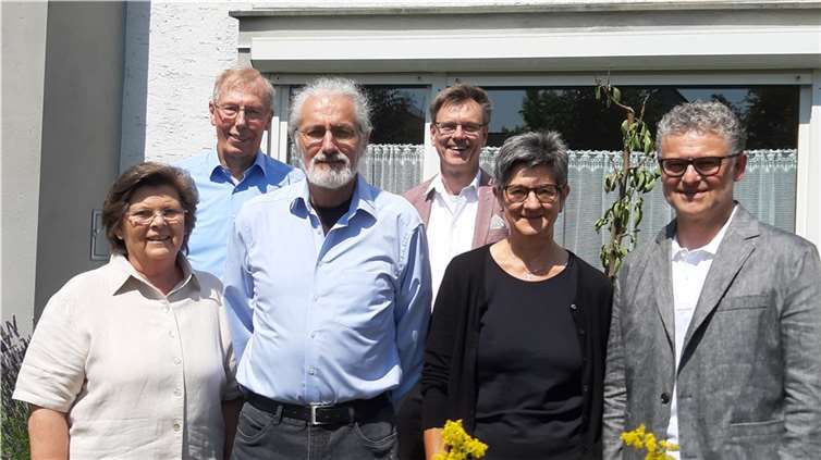 Monika Leinz, Karl Heinz Montermann, Gerhard Schlich, Pfarrer Norbert Missong, Dorothea Kuhlen und Wolfgang Weber. Foto: Sandra Rheindorf-Weber