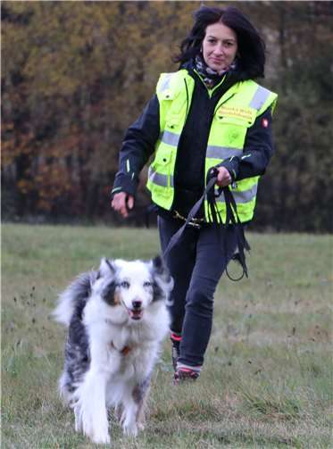 Monika Wirfs mit Zweithund Joola.