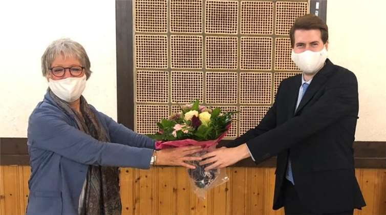 Monika Wolf-Umhauer und Michael Heider: Übergabe des FDP-Fraktionsvorsitzes in Coronazeiten. Foto: FDP-Fraktion Swisttal