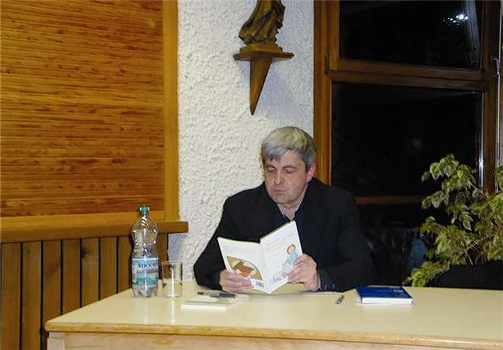 Monsignore Stephan Wahl stellte sein neues Buch vor. privat