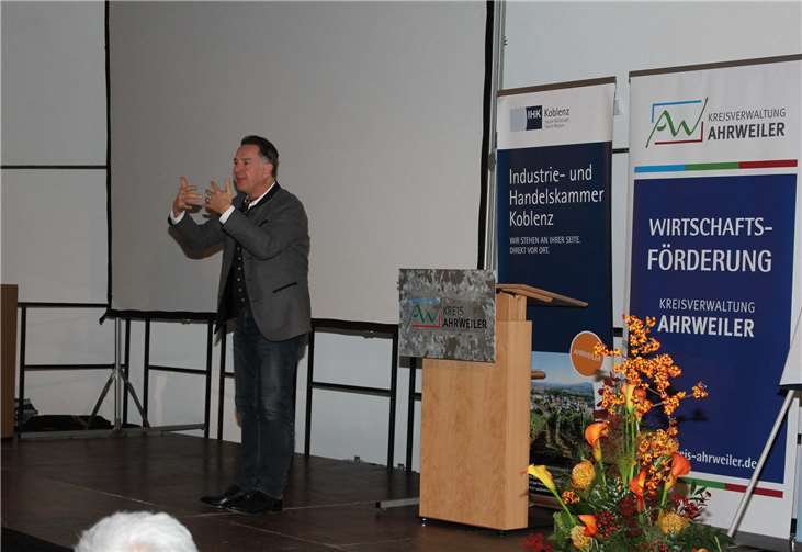 Motivationskünstler Johannes Warth hatte viele Anregung und Ratschläge im Gepäck.