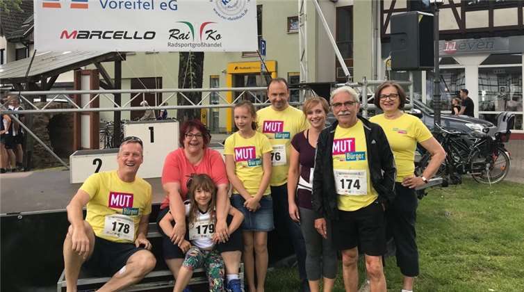 Motiviert gingen die FDP-Mitglieder beim Rheinbacher Bürgerlauf an den Start, nicht zuletzt, weil die Startgelder komplett an die örtliche bürgerstiftung fließen. Foto: privat