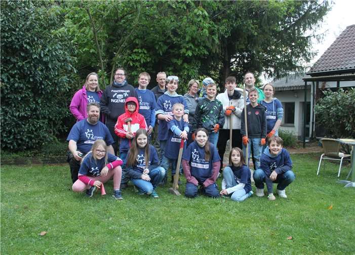 Motiviert starten die Kinder, Jugendlichen, Jugendleiter- und Leiterinnen in die 72-Stunden-Aktion. Es ist für die St. Sebastianus Schützenjugend Ersdorf-Altendorf die 5. Sozialaktion seit 2003. Foto: Christian Klein