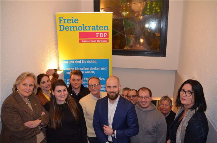 Motiviert und optimistisch blicken die Remagener Liberalen mit ihrem neuen Vorsitzenden Philipp Preuß (Mitte) in die Zukunft und wollen kommunalpolitisch mitmischen. privat