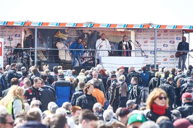 Motorrad-Gottesdienst „Anlassen“ am 10. April.