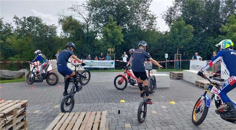 Motorrad- und Fahrradtrialer des MSC Dreckenach e.V. waren bei einer Benefizveranstaltung in Ochtendung zu Gast.  Foto: privat