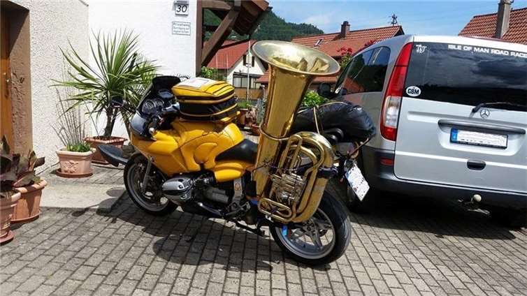 Motorräder und Blasmusik passen nur auf den ersten Blick nicht zusammen.  Foto: privat