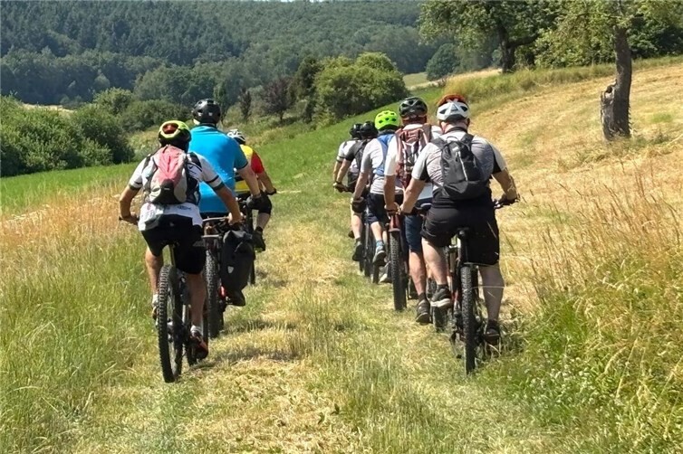 Mountainbikegruppe unterwegs