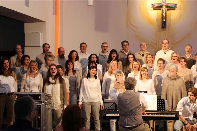 „Move, spirit move“: Der Chor "pianoforte" der Kolpingsfamilie St. Mauritius Kärlich begeisterte mit einem Repertoire von Gospel, Pop-Songs und neuen geistlichen Liedern.privat