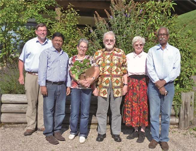 Mr. Nur Ahmed (1.v. rechts) und Dr. Matiur Rahman (2. v. links). privat