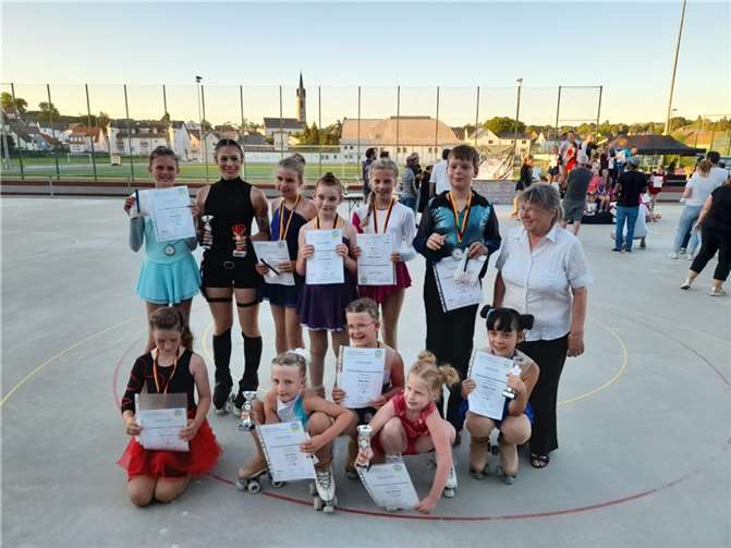 Müde aber glücklich nach der Siegerehrung am späten Abend.  Foto: Turnverein Weitersburg