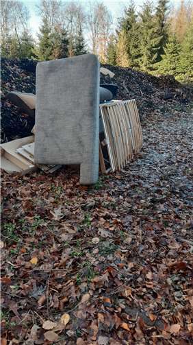 Müll im Wald. Fotos: privat