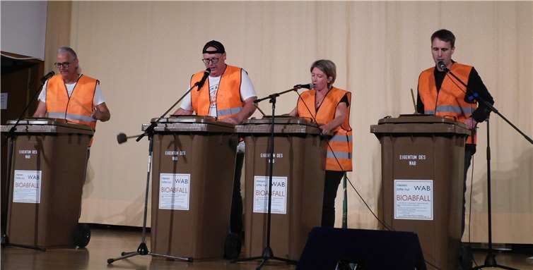 Müll war das aktuelle Thema bei diesen Lehrern.