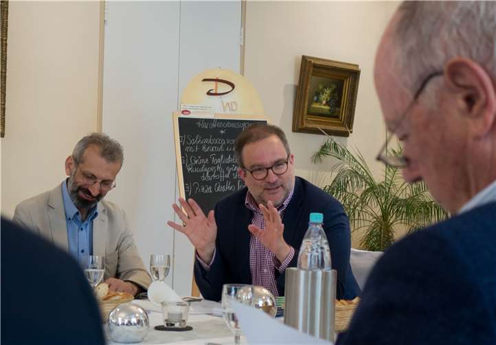 „Müssten wir nicht vielmehr Haltungen einüben, statt Werte zu vermitteln?“, fragte Zaborowski (Mitte). Copyright: Bistum Trier