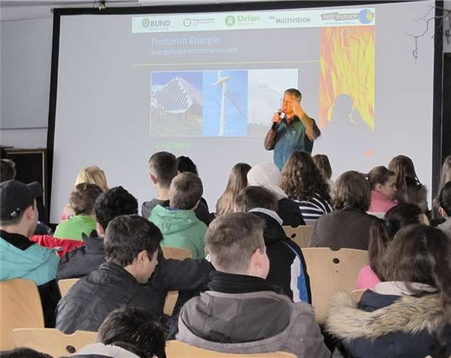 Multivisionsshow „Fair Future – der Ökologische Fußabdruck“. Barbarossaschule