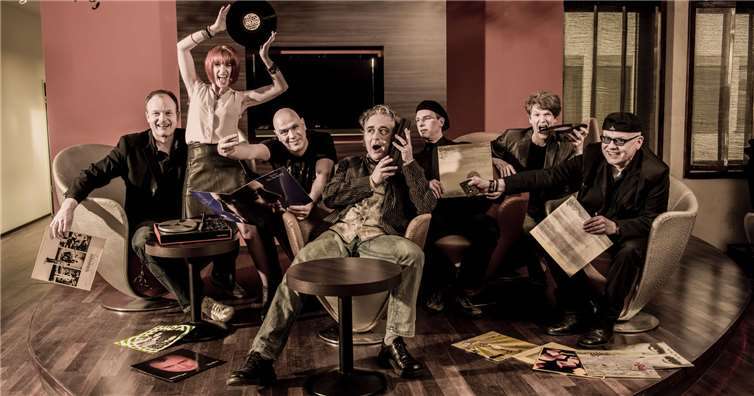 „Music Monks“ hinterlässt die Crowd garantiert in genau zwei Zuständen: Durchgetanzt und überglücklich.Fotos: privat