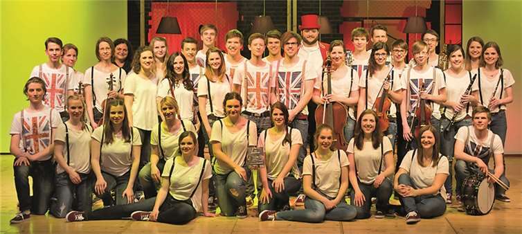 Musical for you präsentiert sein mitreißendes Programm „musical & swing“. Damit hat der ehrgeizige Verein nun auch das Jazz-Genre für sich entdeckt und weiß damit nun nicht mehr nur Musicalliebhaber, sondern auch Fans großer Swing-Klassiker und moderner Hits des Rock/Pop-Genres restlos zu begeistern.Matthias Mueller