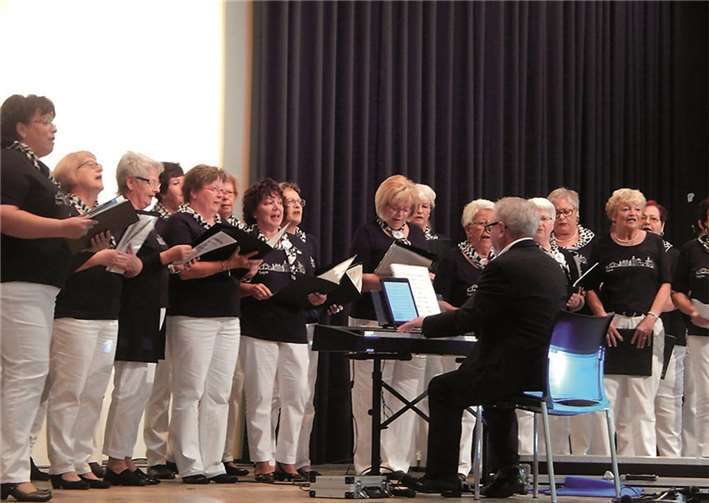 Musik gab´s vom Sayner Frauenchor.