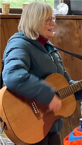 Musik mit Conny Feuerpeil.