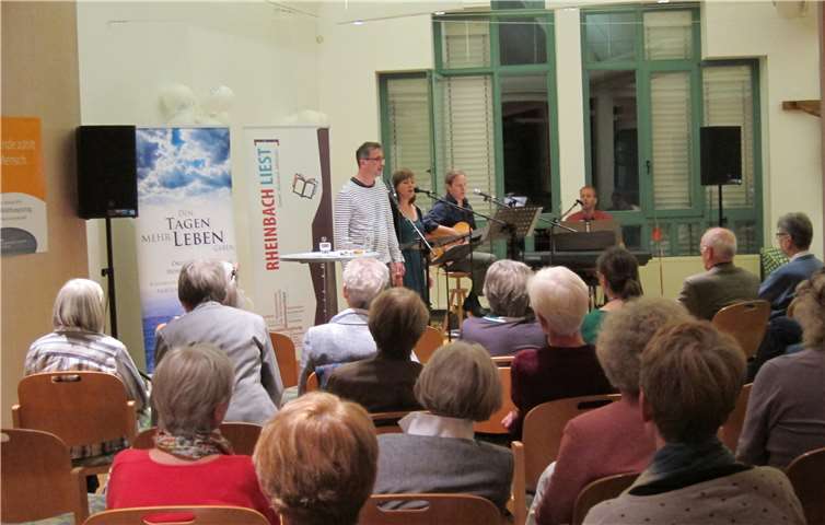 Musik und Texte begeisterten die Zuhörer im Pfarrsaal am Lindenplatz.privat
