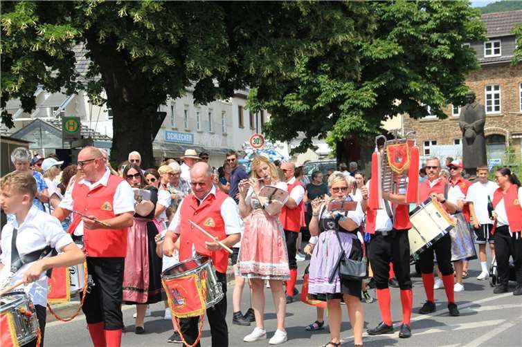 Musik war Trumpf im Festzug.