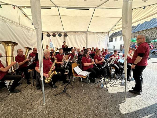Musikalisch beste Unterhaltung kam wie immer von der Stadtkapelle Münstermaifeld.