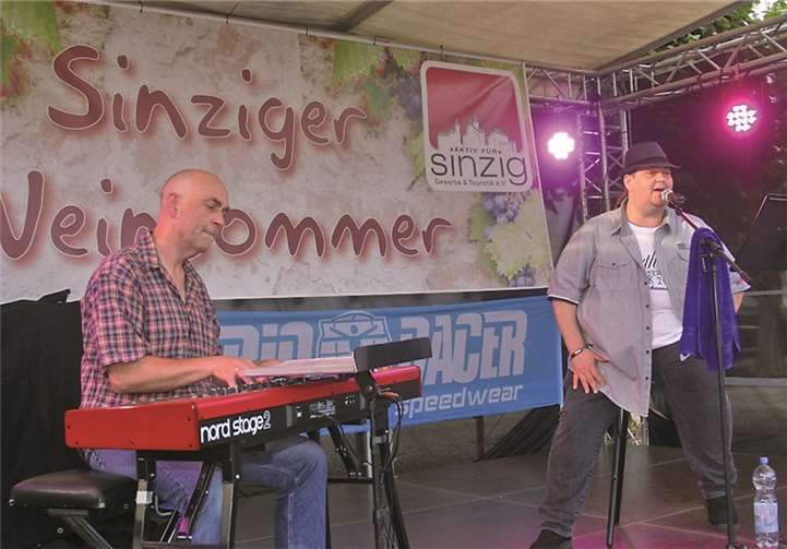 Musikalisch den richtigen Ton und die richtige Lautstärke traf am Freitag das „Dream-Team“ mit Winfried Schuld & Ian Jory (v.l.).