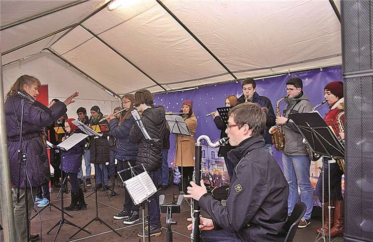 Musikalisch gings beim Sinziger Weihnachtsmarkt zu.
