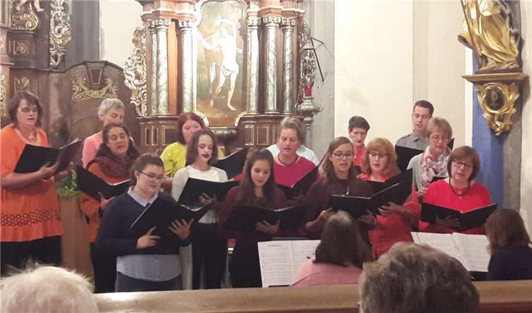 Musikalisch wurde der Gottesdienst-Anders vom Jungen Chor der Pfarreiengemeinschaft getragen. Privat
