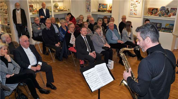 Musikalisch wurde die Eröffnung von Alexander Reffgen und Achim Bruchhausen begleitet. Fotos: FF