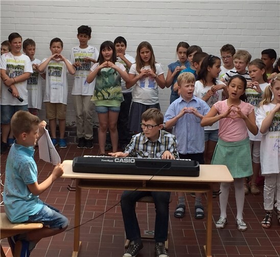 Musikalisch wurden an diesem Tag die Viertklässler der Katholischen Grundschule Meckenheim verabschiedet.