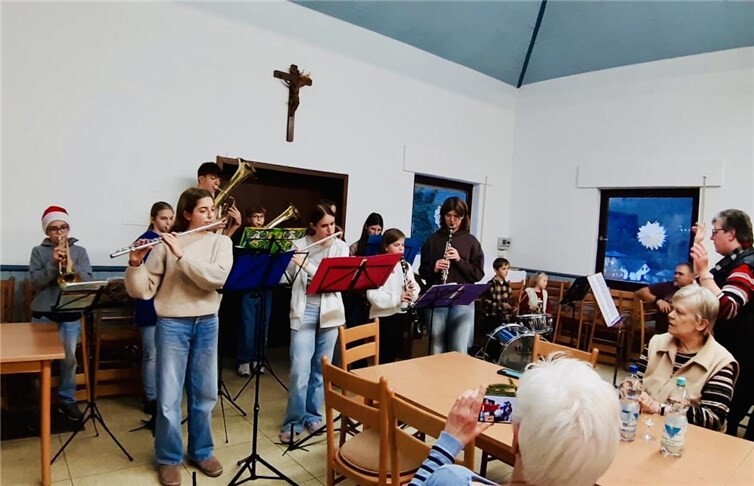 Musikalische Beiträge sorgten für weihnachtliche Stimmung.  Foto: privat