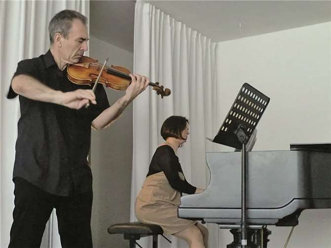 Musikalischer Rahmen.