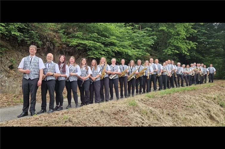 Musikerinnen und Musiker des Blasorchesters Altenahr 