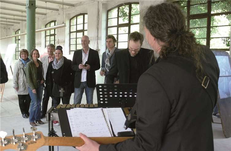 Musikkünstler und bildende Künstler waren zum Event „Kunst für den Dachschaden“ mit interessanten Beiträgen vertreten.