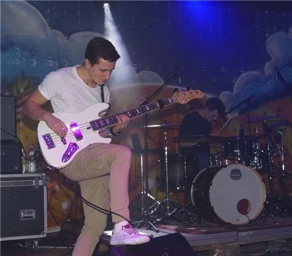 Musiksound und Gesangsinterpretationen der Bühnenakteure konnten sich durchweg hören und sehen lassen.