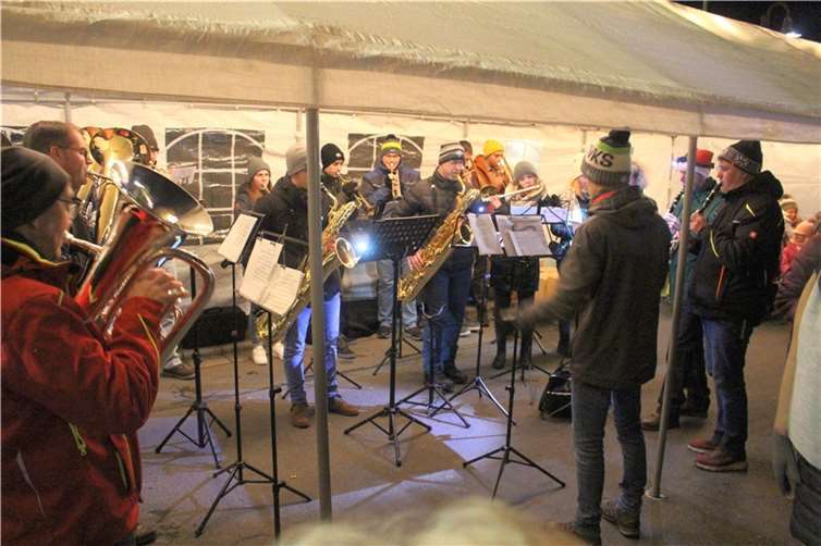 Musikverein Polch spielt weihnachtliche Lieder.  Foto: privat