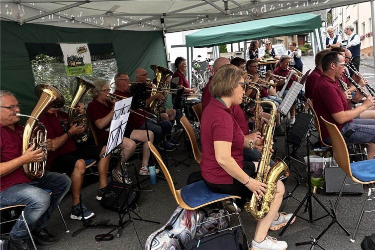 50 Jahre Musikfreunde Lantershofen feiern mit großem Blasmusik-Festival
